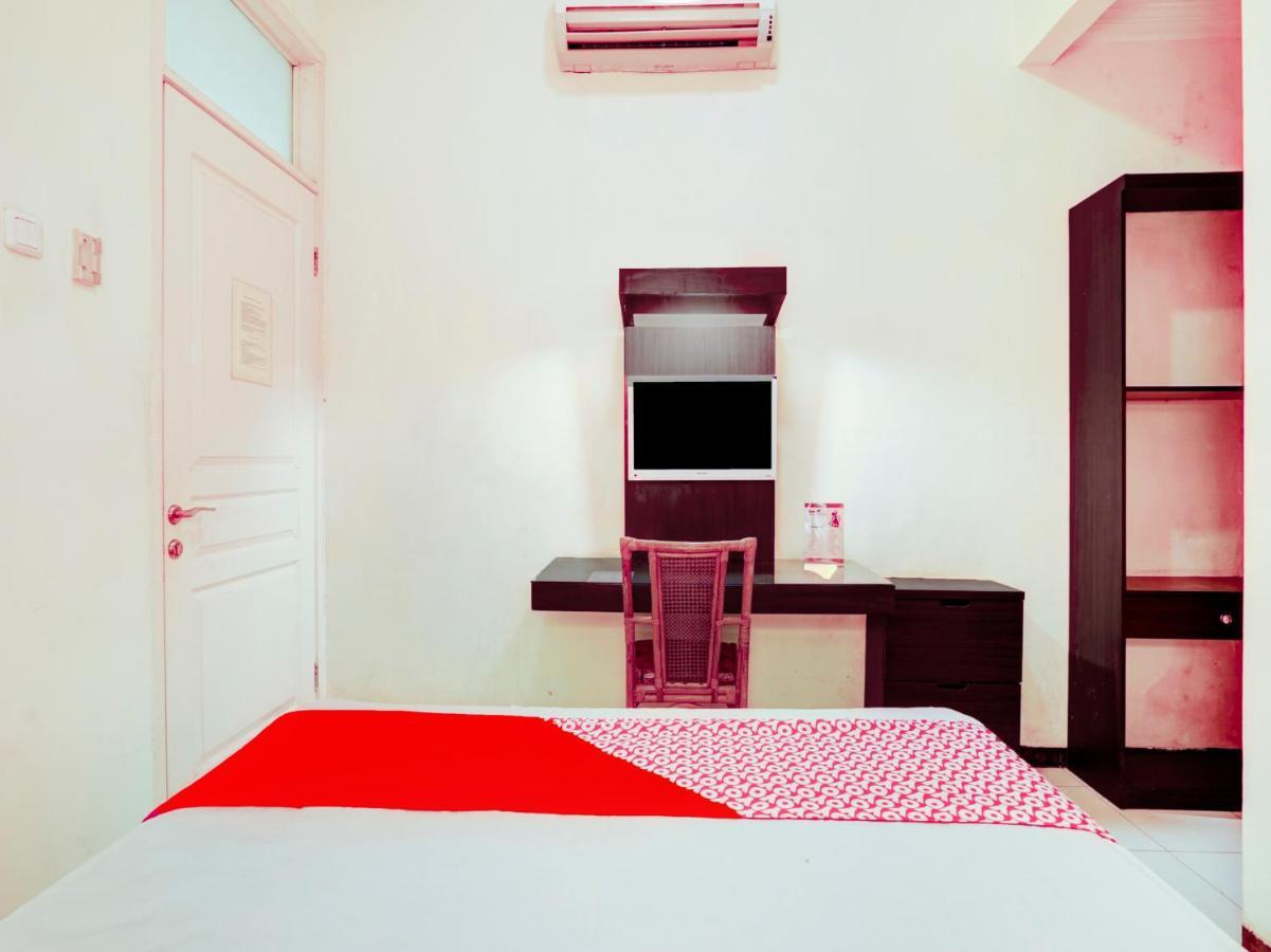Hotel Oyo Flagship 90425 22 Surabaya