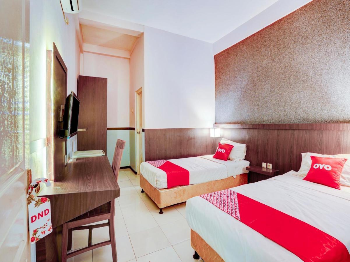 Oyo Flagship 90425 22 2* Surabaya
