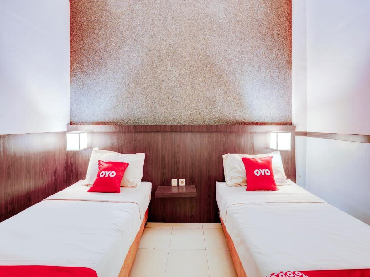 Oyo Flagship 90425 22 2* Surabaya