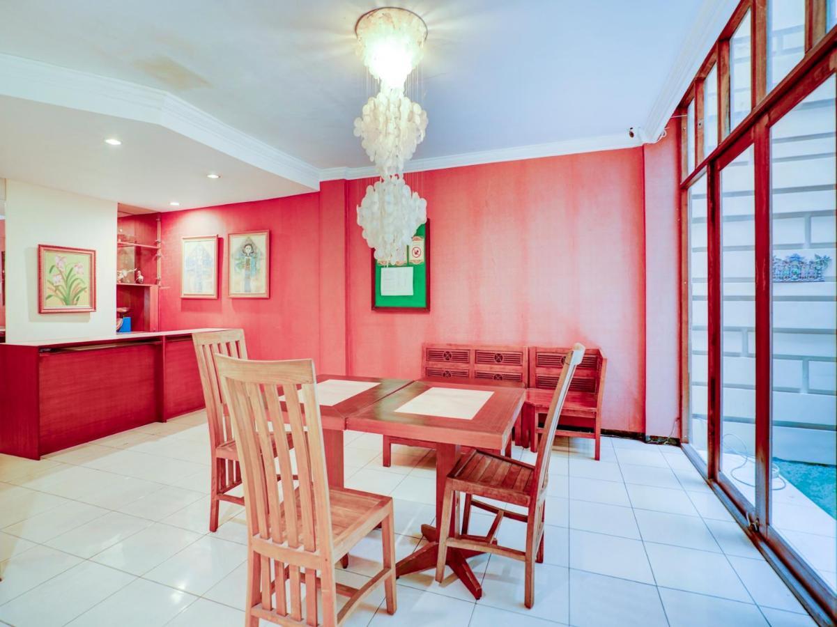 Hotel Oyo Flagship 90425 22 Surabaya